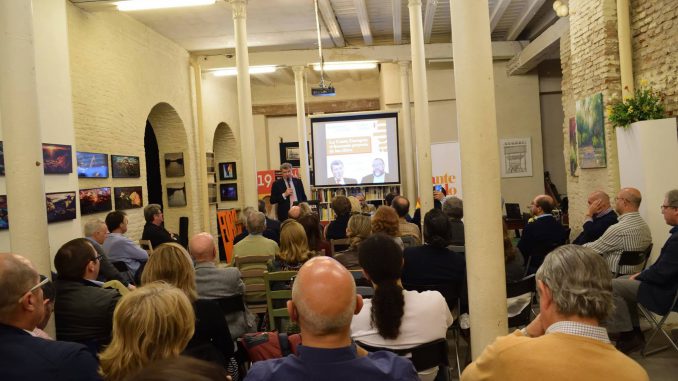 Conferencia de ADÑ en Sevilla